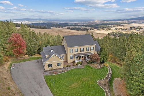 6808 S Jackson Ridge Ln, Greenacres, WA, 99016-8725 | Card Image
