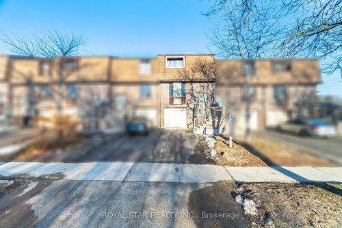 3-11 Plaisance Rd, Richmond Hill, ON, L4C5H1 | Card Image