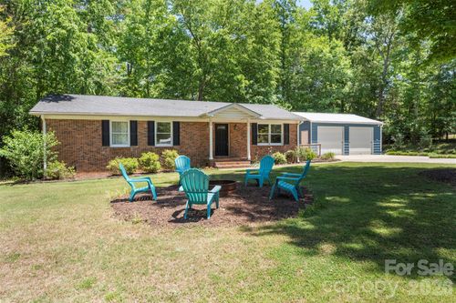 1122 Pine Knot Ct, Clover, SC, 29710-9677 | Card Image