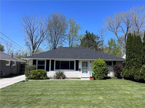 4259 Belle Ave, Sheffield Lake, OH, 44054-2143 | Card Image