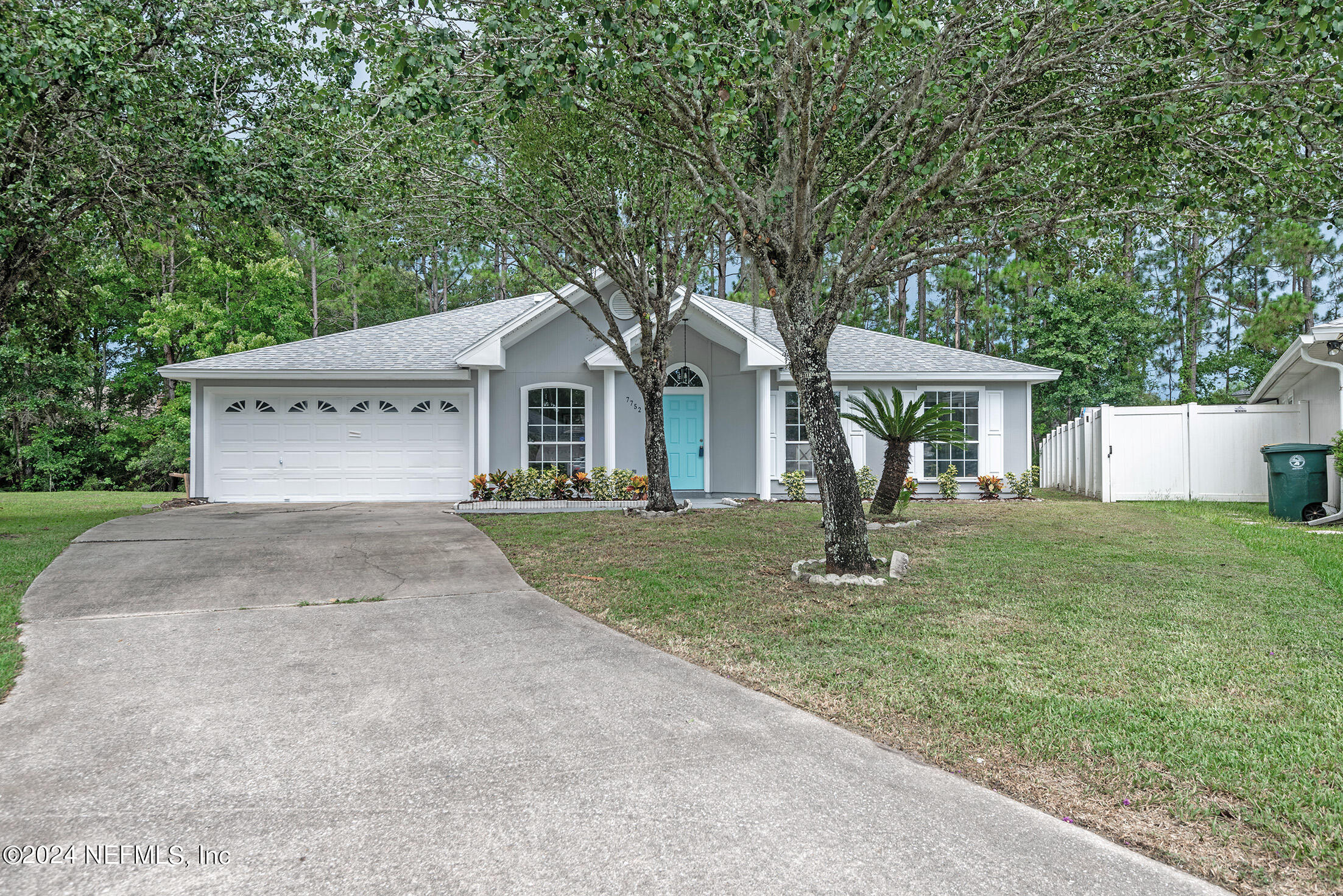 Fawn Lake Dr, Jacksonville, FL 32256