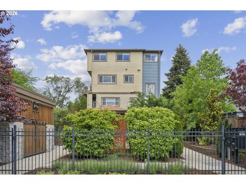 e-5321 Ne Irving St, Portland, OR, 97213-3181 | Card Image