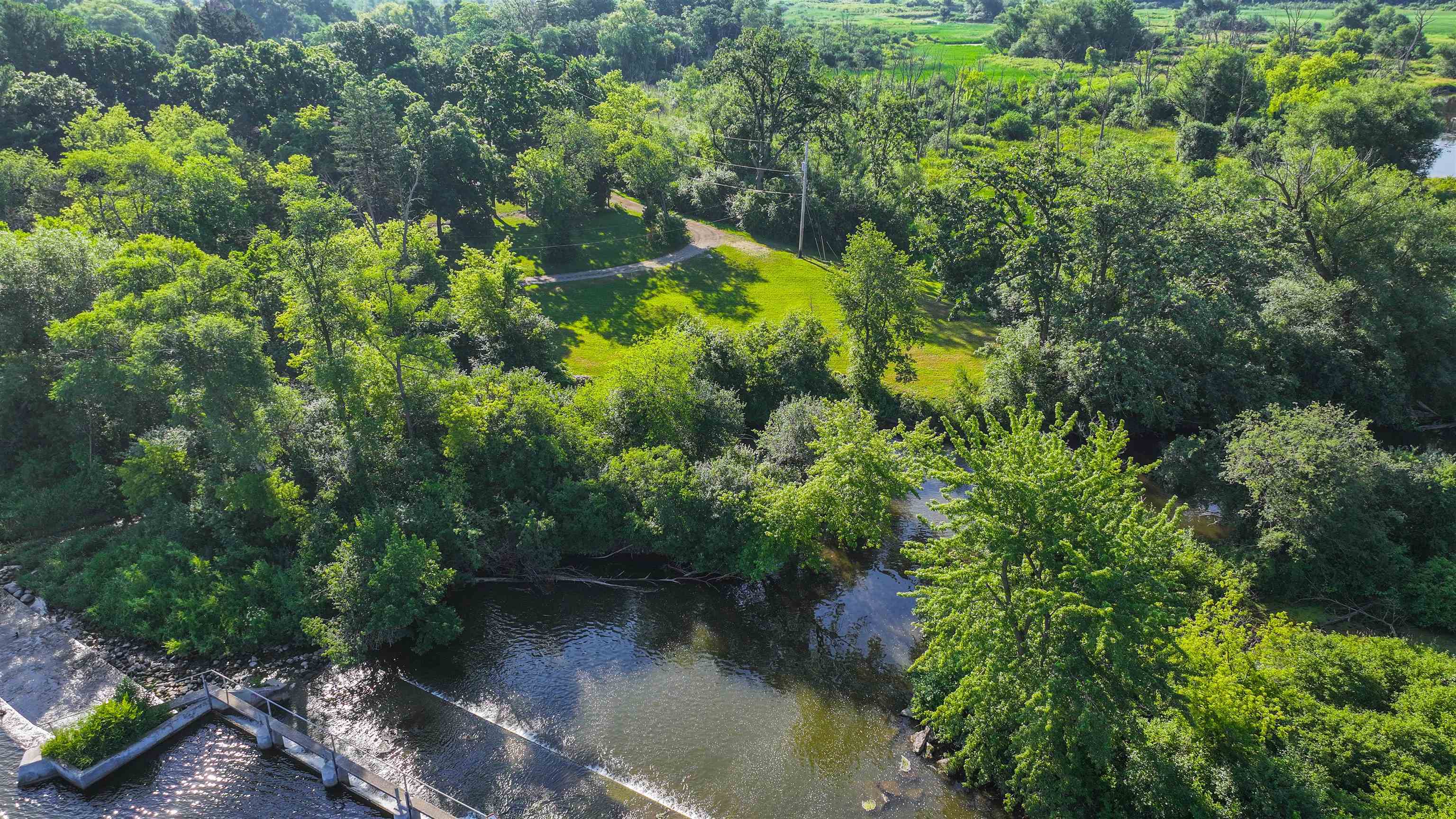 Land in BURLINGTON 4