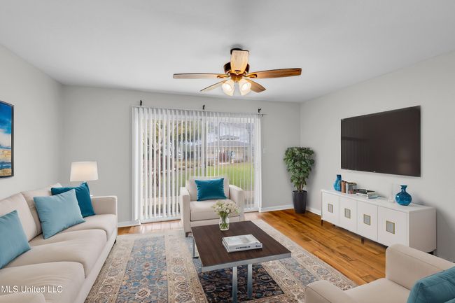 3239-Cumberland-Rd-44-9-LivingRoom-Stand | Image 16