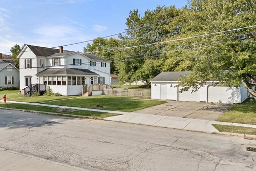 82 N 3rd St, Shelby, OH, 44875-1052 | Card Image