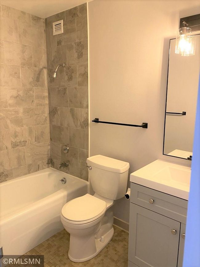 A1009 Bath 2 (3).jpg | Image 10