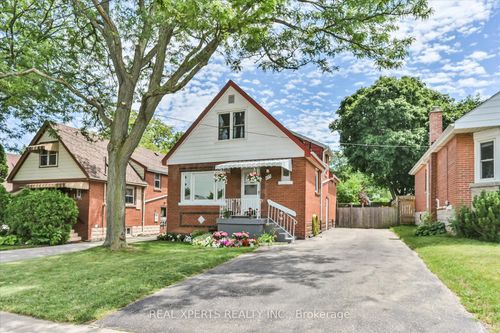 273 E 13th St, Hamilton, ON, L9A3Z8 | Card Image