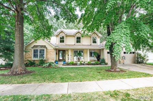 554 Mcbride Pointe Dr, Wildwood, MO, 63011-1751 | Card Image