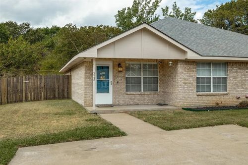 325 Shady Valley Dr, Mansfield, TX, 76063-1851 | Card Image