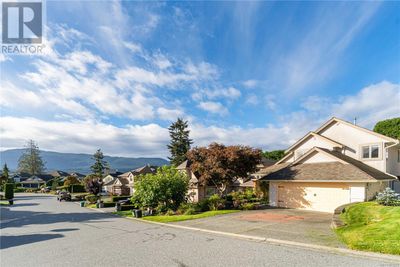 5863 Quarry Cres, House other with 4 bedrooms, 3 bathrooms and 2 parking in Nanaimo BC | Image 3