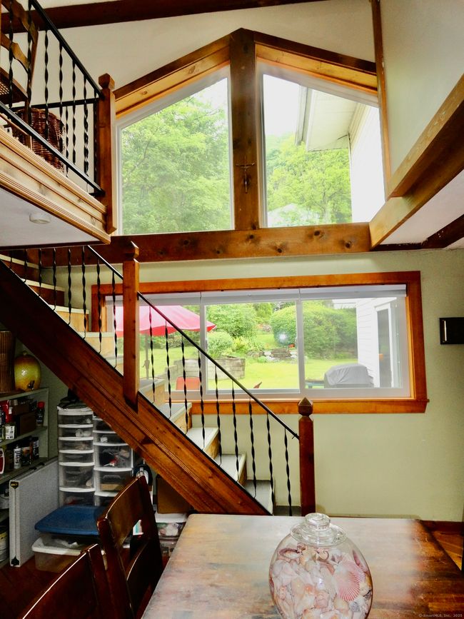 409 N Main St, Home with 5 bedrooms, 2 bathrooms and null parking in Winsted CT | Image 14