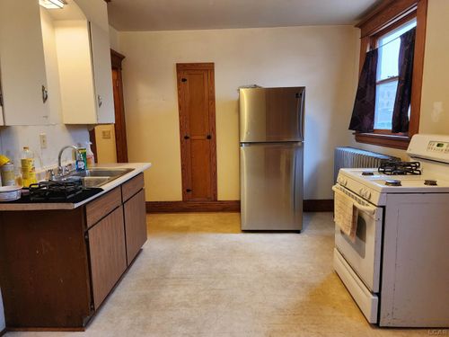 228 W Church St, Adrian, MI, 49221-2680 | Card Image