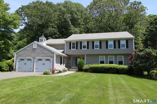 27 River Bend Rd, Trumbull, CT, 06611-3929 | Card Image