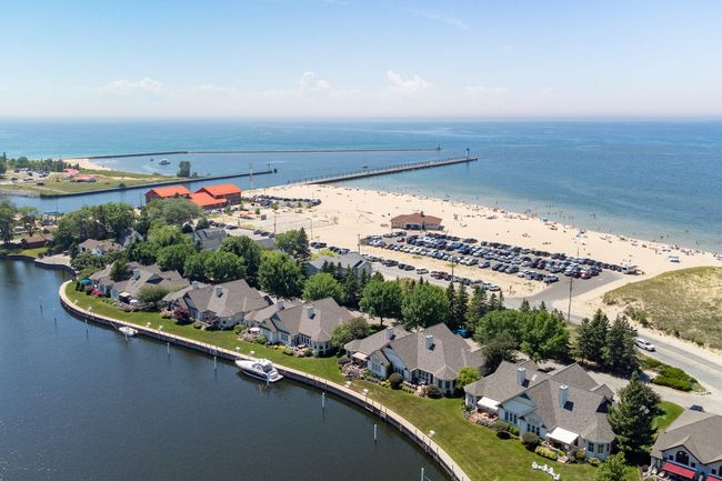 8_Harbor_Point_Ln-73 | Image 50