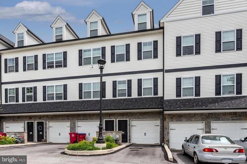 105 Colwell Ln, CONSHOHOCKEN, PA, 19428-1106 | Card Image