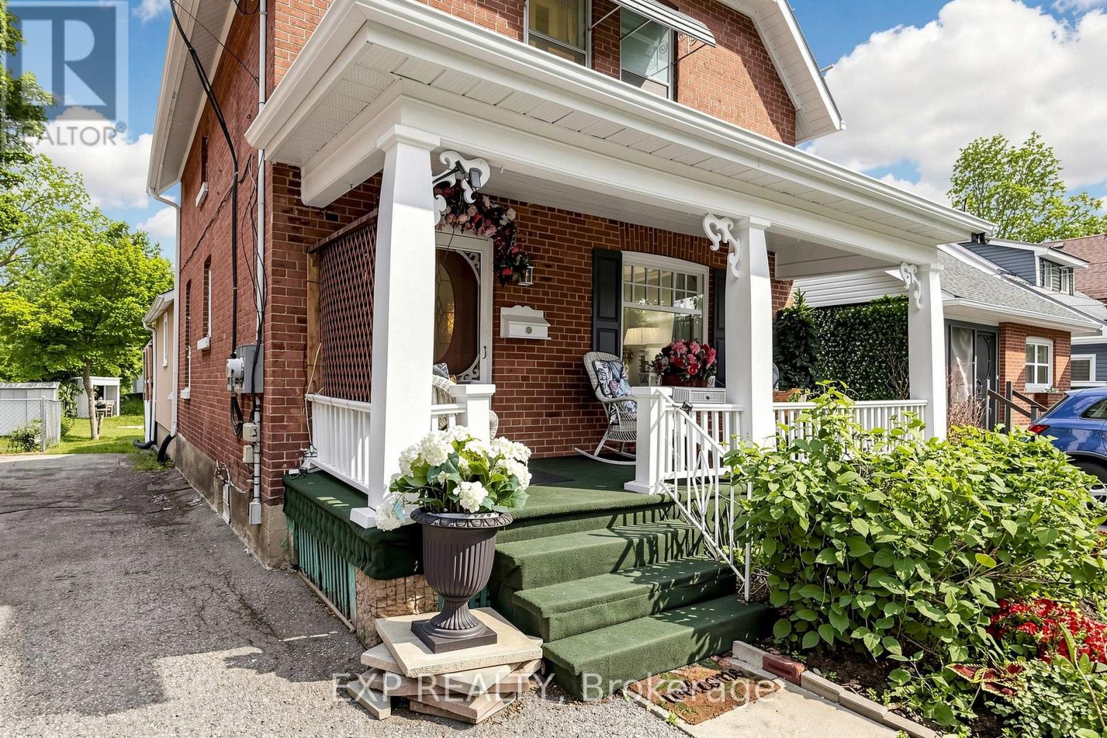 Residential in Kawartha Lakes (Lindsay) 4