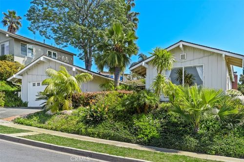 3068 Zell Dr, Laguna Beach, CA, 92651-2081 | Card Image