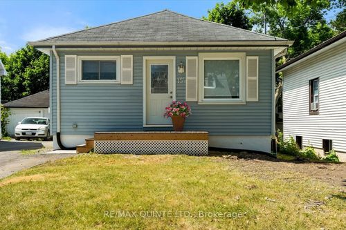 15 1/2 Mccann St, Trenton, ON, K8V1W2 | Card Image