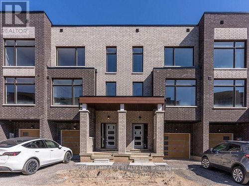 18 Queenpost Dr, Brampton, ON, L6Y6L2 | Card Image