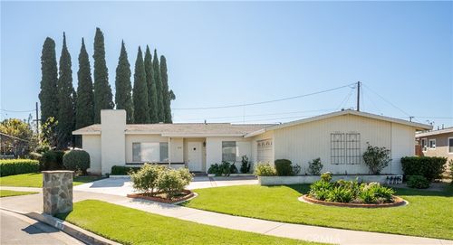 1672 Kenneth Dr, Santa Ana, CA, 92705 | Card Image