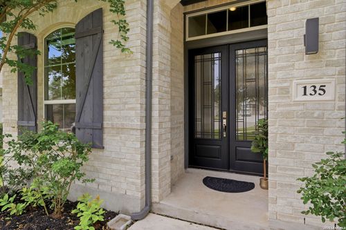 135 Wild Rose Hl, Boerne, TX, 78006-2207 | Card Image