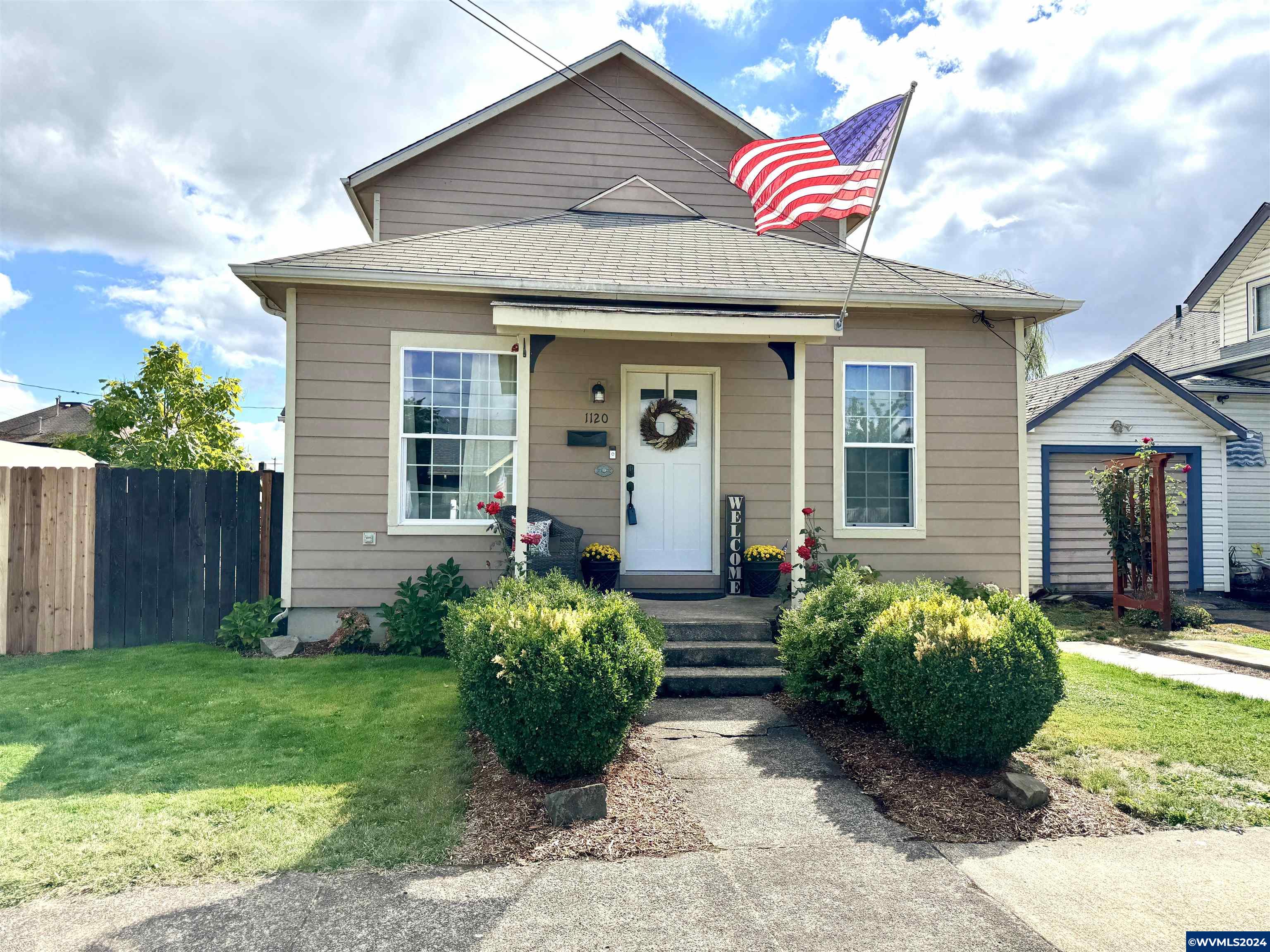 10th Ave, Albany, OR 97321