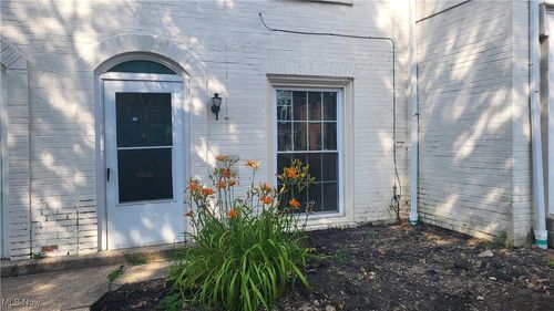 23 Trenton T58 Square, Euclid, OH, 44143 | Card Image
