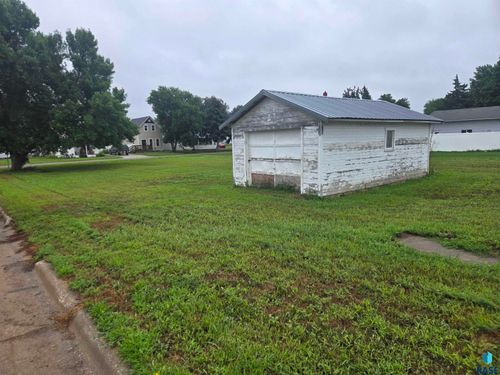300 Hardy St Street, Akron, IA, 51001 | Card Image