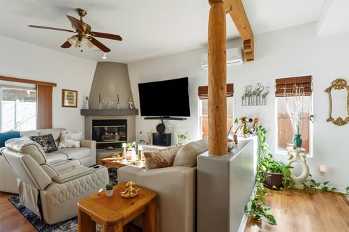 4609 Contenta Rdg, Santa Fe, NM, 87507-6601 | Card Image