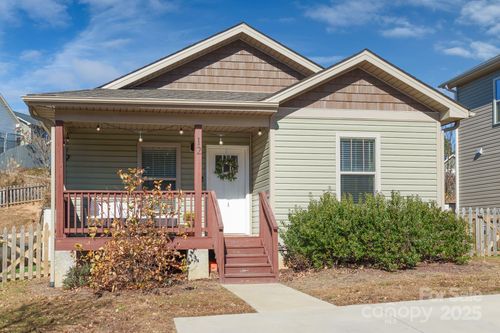 12 Lillie Farm Ln, Weaverville, NC, 28787-0640 | Card Image