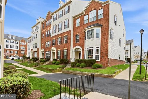 7469 Brunson Cir, GAINESVILLE, VA, 20155-4905 | Card Image