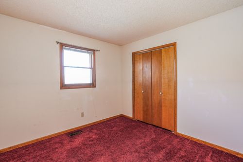155 E Baker St, Manteno, IL, 60950-1503 | Card Image