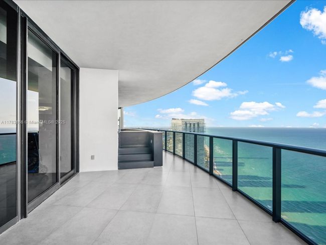 APT-5505 - 18555 Collins Ave, Condo with 3 bedrooms, 5 bathrooms and null parking in Sunny Isles Beach FL | Image 5