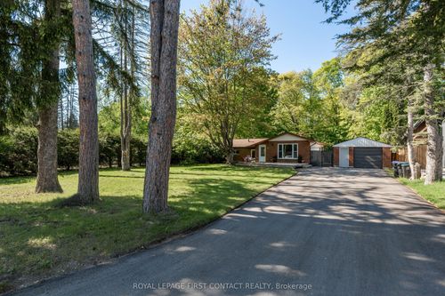 11 Broad St, Penetanguishene, ON, L9M1E9 | Card Image