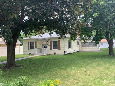 1018 Cook Street, Home with 3 bedrooms, 2 bathrooms and 1 parking in Burlington IA | Image 1