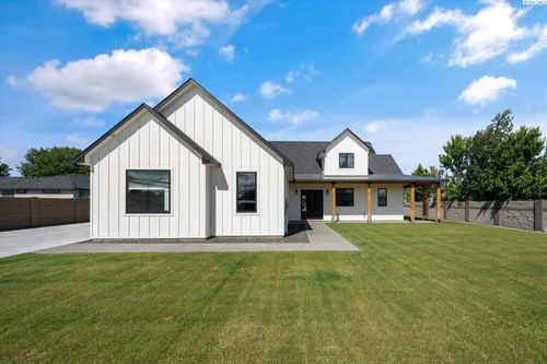 1120 Road 52, Pasco, WA, 99301 | Card Image