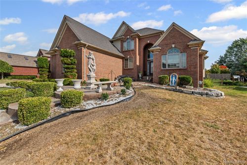 56502 Edgewood Dr, Shelby Twp, MI, 48316-5833 | Card Image