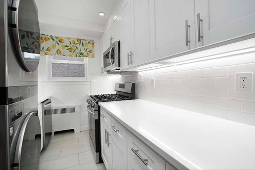 3038 Kingsbridge Ter, Bronx, NY, 10463-5908 | Card Image