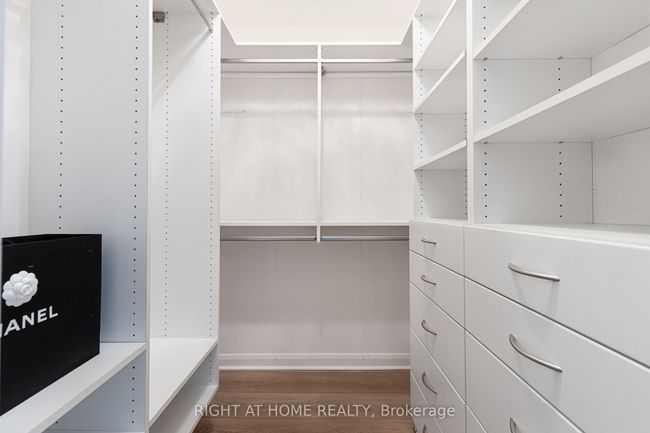 703 - 18 Beverley St, Condo with 3 bedrooms, 2 bathrooms and 2 parking in Toronto ON | Image 18