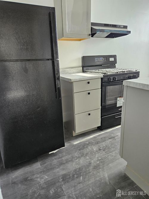 apt-3e-110 Market St, Perth Amboy, NJ, 08861-4455 | Card Image