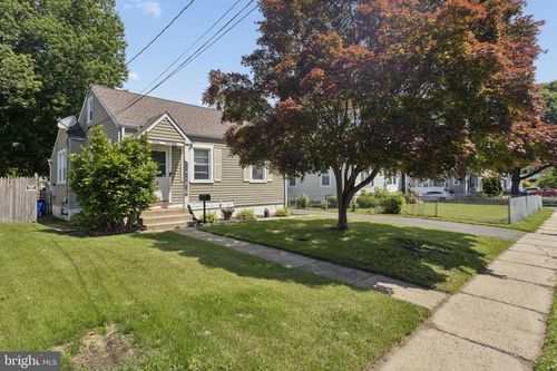 335 E Browning Rd, BELLMAWR, NJ, 08031-1347 | Card Image