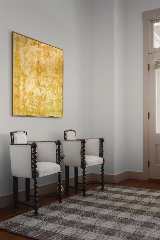 Nothing better than stylish antique chairs at the entry | Image 11