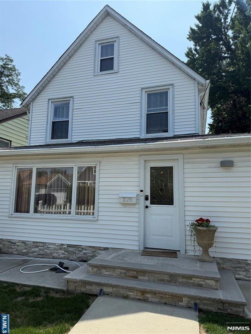 226 Louis St, Hackensack, NJ, 07601-3055 | Card Image
