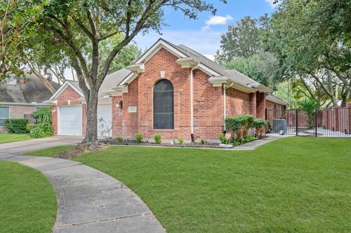6402 Parkriver Xing, Sugar Land, TX, 77479-5921 | Card Image
