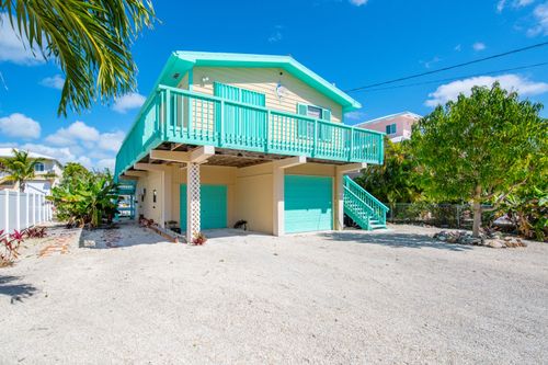 575 Caribbean Dr E, Summerland Key, FL, 33042-4844 | Card Image