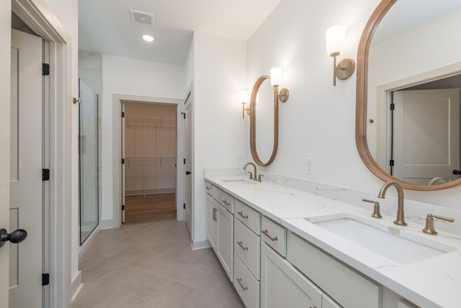 Large Double Vanity with sconce lighting | Image 17