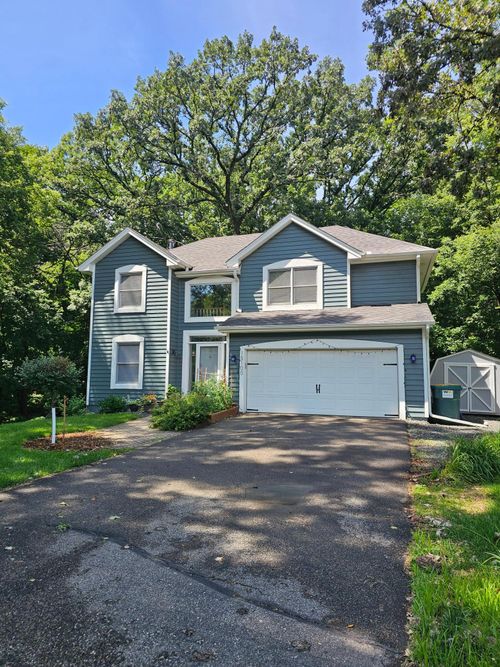 15100 Eileen Cir, Burnsville, MN, 55306-5047 | Card Image