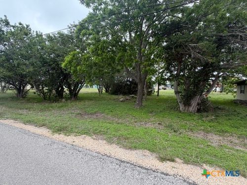 106 S Main St, Seadrift, TX, 77983 | Card Image