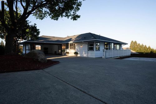 675 Hillside Dr, Fairfield, CA, 94533-1350 | Card Image