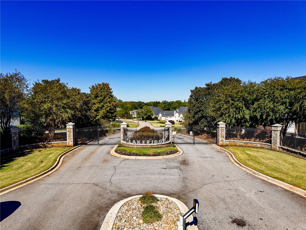 Land in Anderson 4